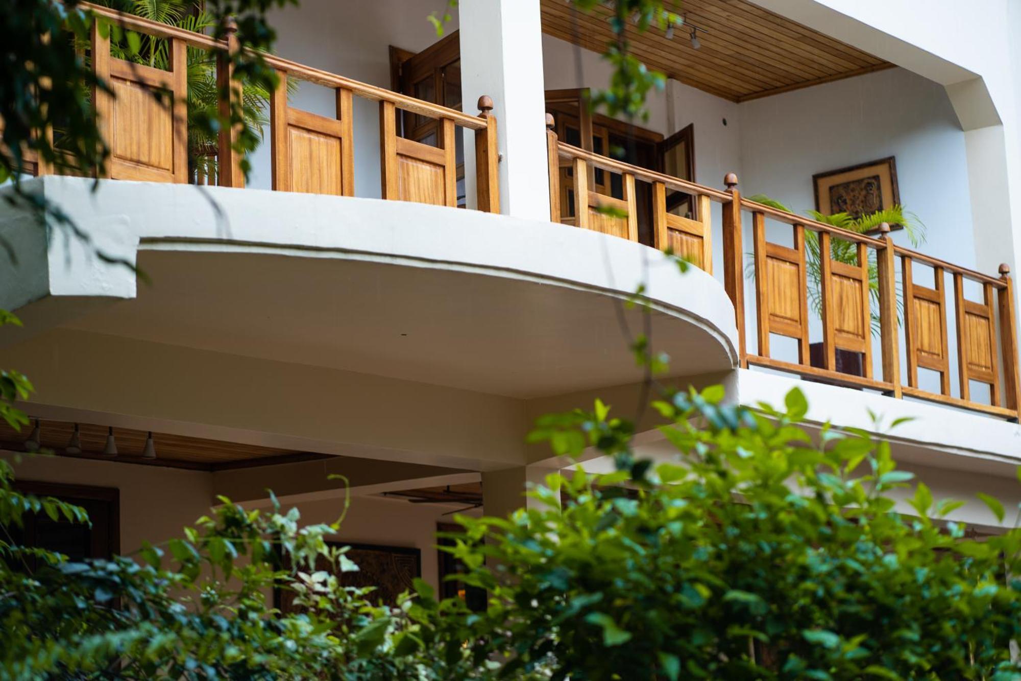 Esther'S Hotel Accra Buitenkant foto